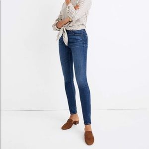 Curvy High Rise Skinny Jeans (Size 36)
